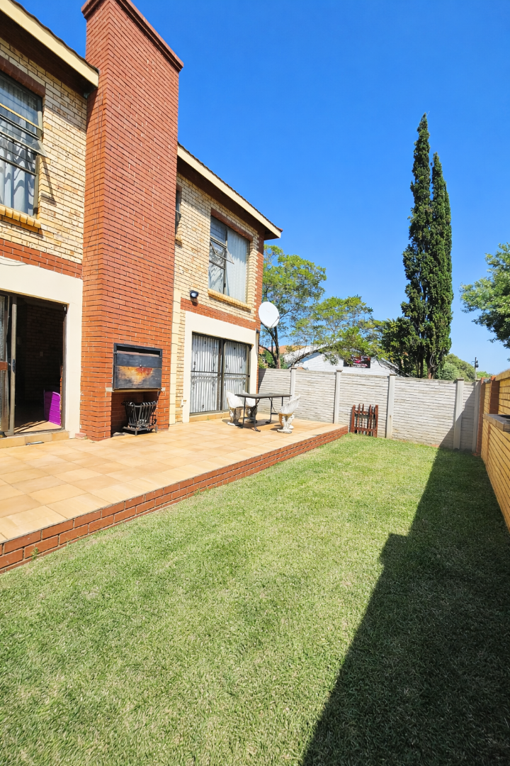3 Bedroom Property for Sale in Flamwood North West